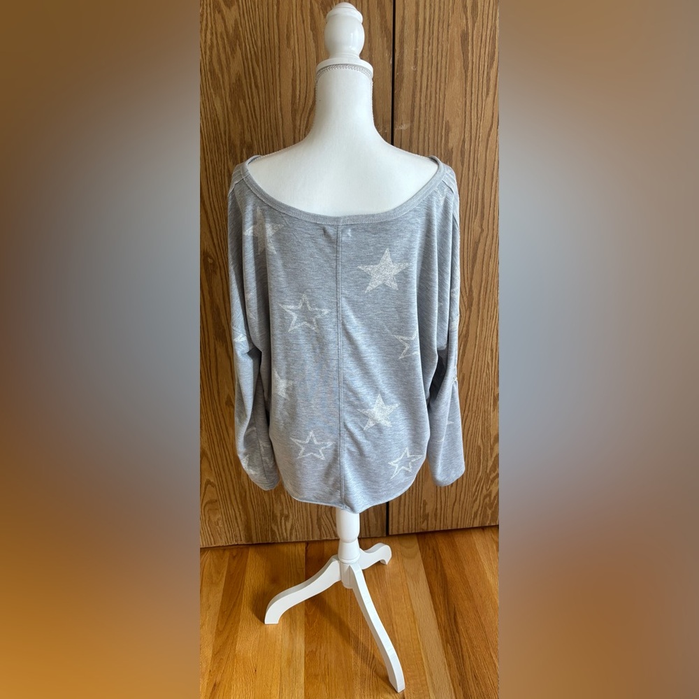 Maurices Gray Star Long Sleeve Tee - Picture 3 of 6